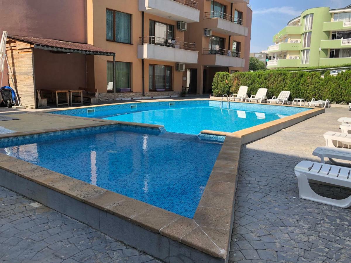 Апартаменти "Бриз" Sveti Vlas Exteriér fotografie